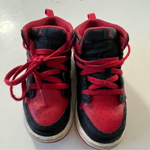 Nike Air Jordan 1 Mid Alternate Bred Black Red DQ8425-060 Toddler Sz 9C - Picture 5 of 8